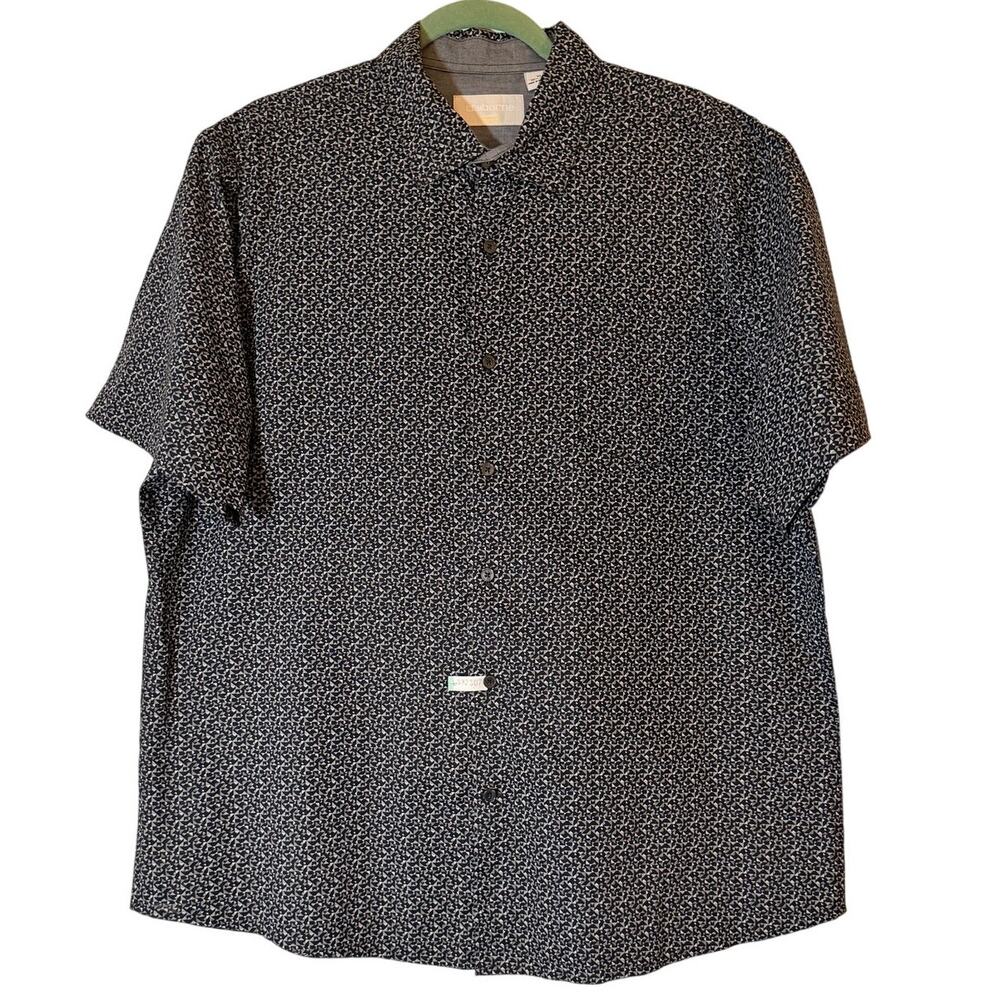 Claiborne Men’s XL Slim Fit Stretch Geometric Print Short Sleeve Shirt